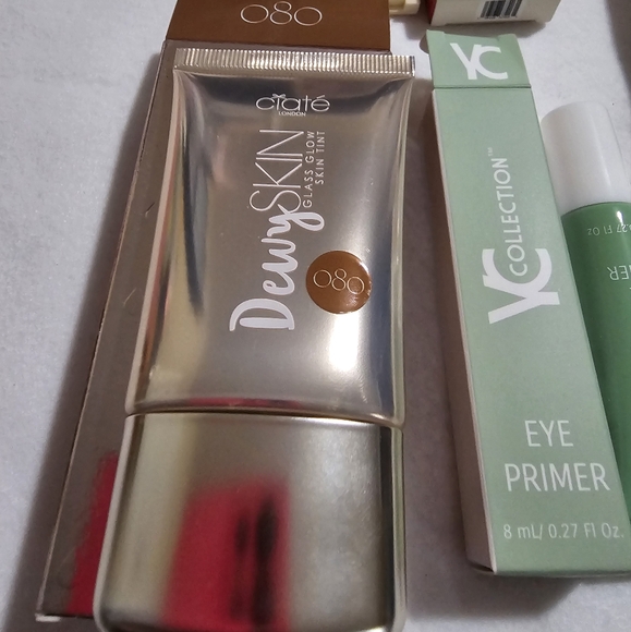 Make Up Bundle - Picture 4 of 5